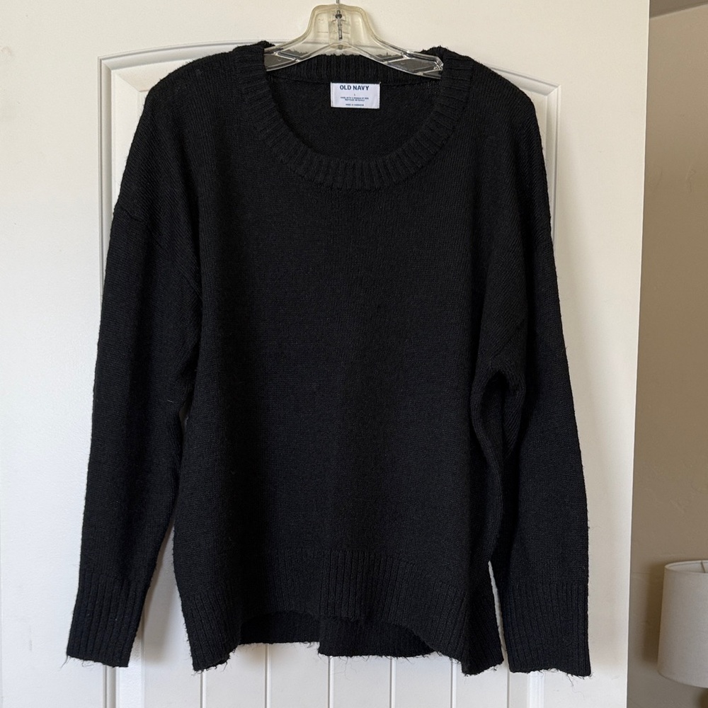 Old Navy Women's Classic Black Crew Neck Sweater